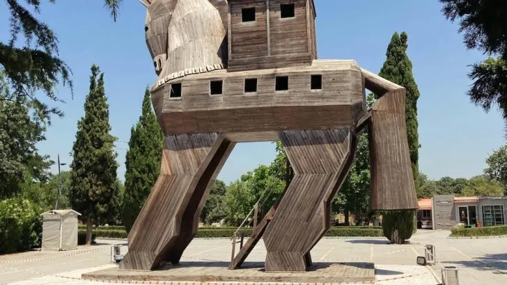 canakkale turkey troy the go guy