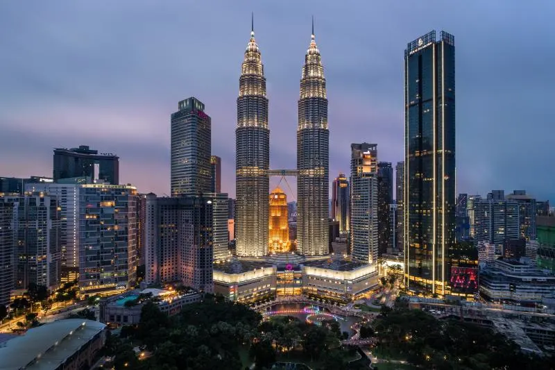 Kuala Lumpur twin towers at night
