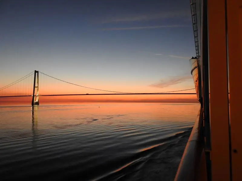 sunset cruise Da Nang Vietnam