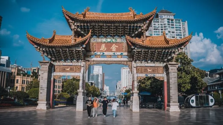 kunming china gate the go guy