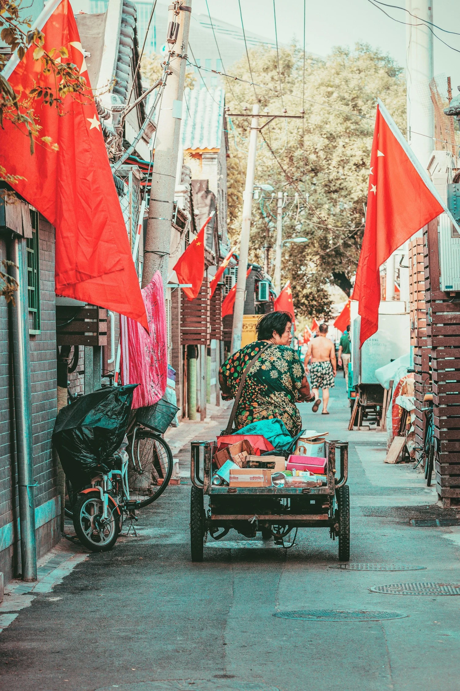 China Jinan Xinglong Street red flag