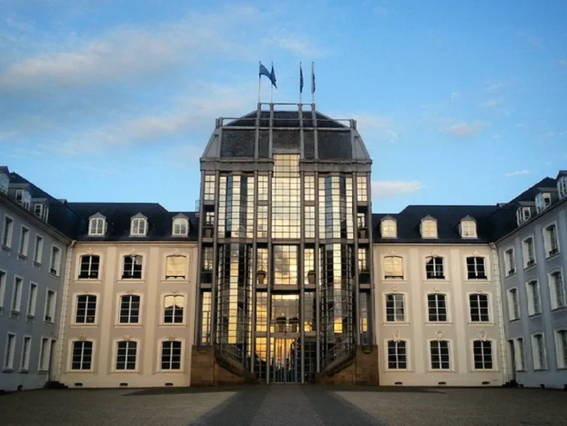 Saarbr&uuml;cken Castle Germany white and black building in the day time