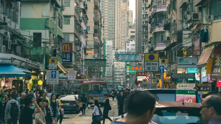 hustle bustle kowloon hong kong china 24 hours the go guy