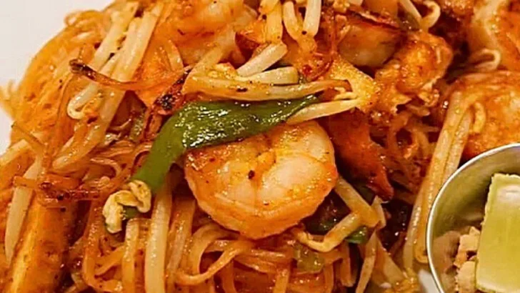 Thai Sep Montreal noudles and sauce