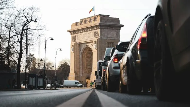 bucharest romania scams arcul de trionf