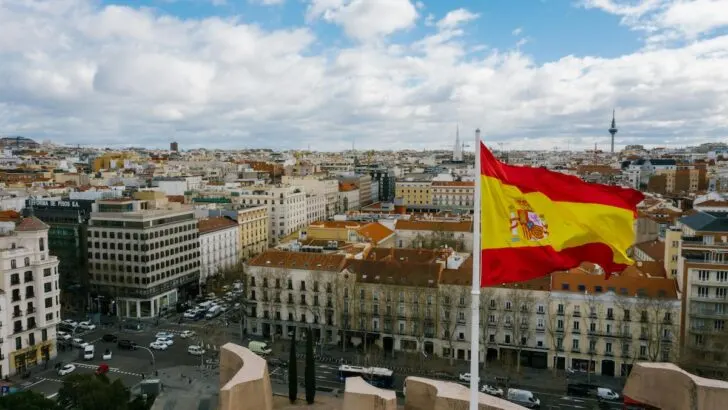 madrid spain flag scams